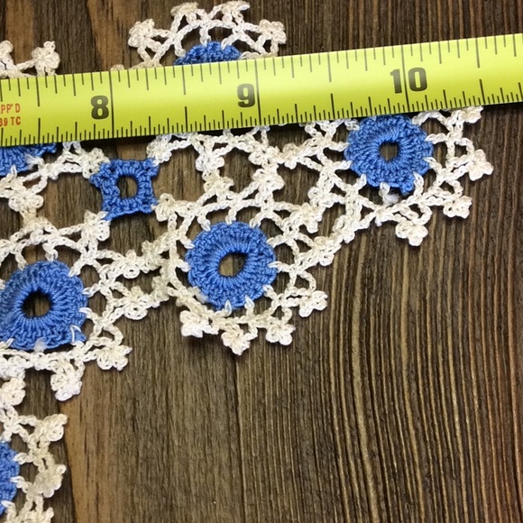 FINAL SALE PRICE Vintage Doily Lot X 5 - Picture 3 of 12